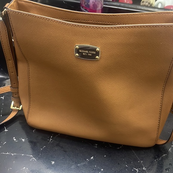 Used - Picture 3 of 8